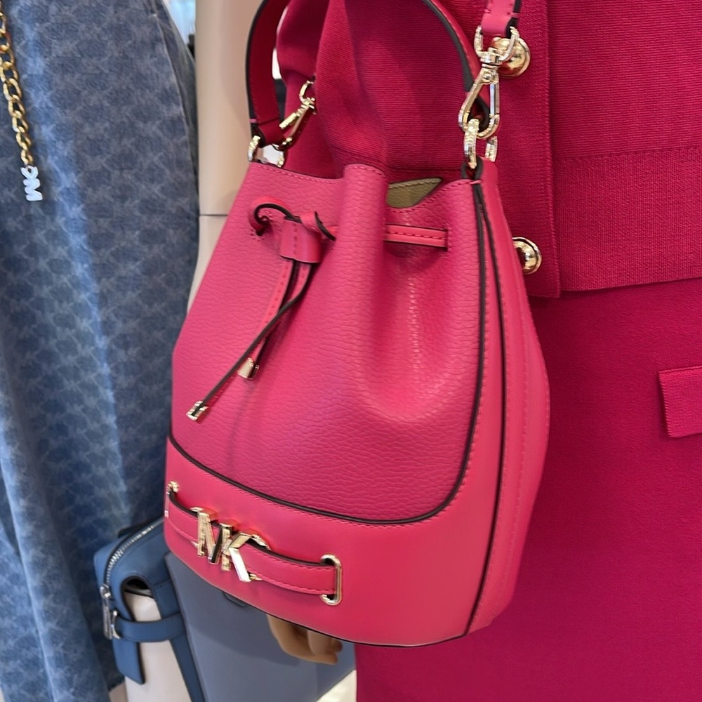 MICHAEL KORS 
Reed Md Pebbled Leather Bucket Bag Satchel Crossbody
Electric Pink - Picture 2 of 16